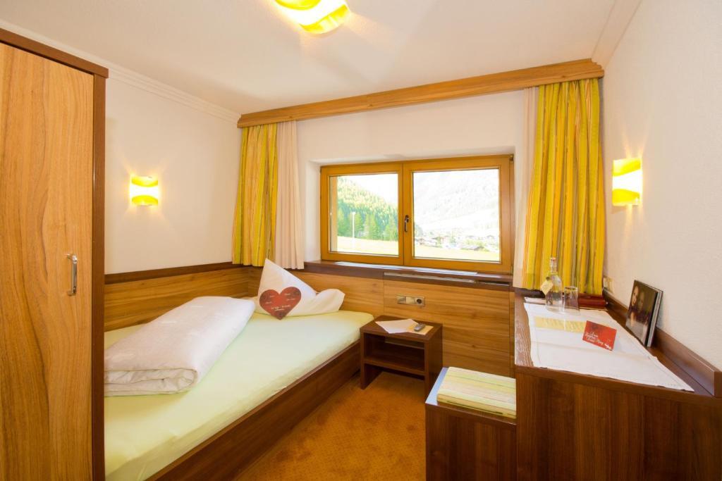 Hotel Garni Hainbacherhof Sölden Szoba fotó